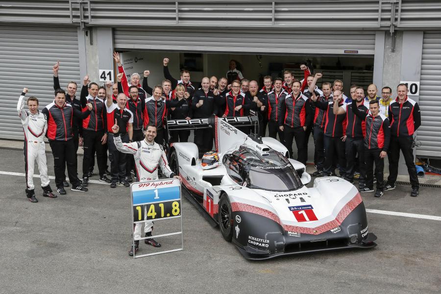  Porsche 919 Hybrid Evo 2018 года  (фото 12 из 17)